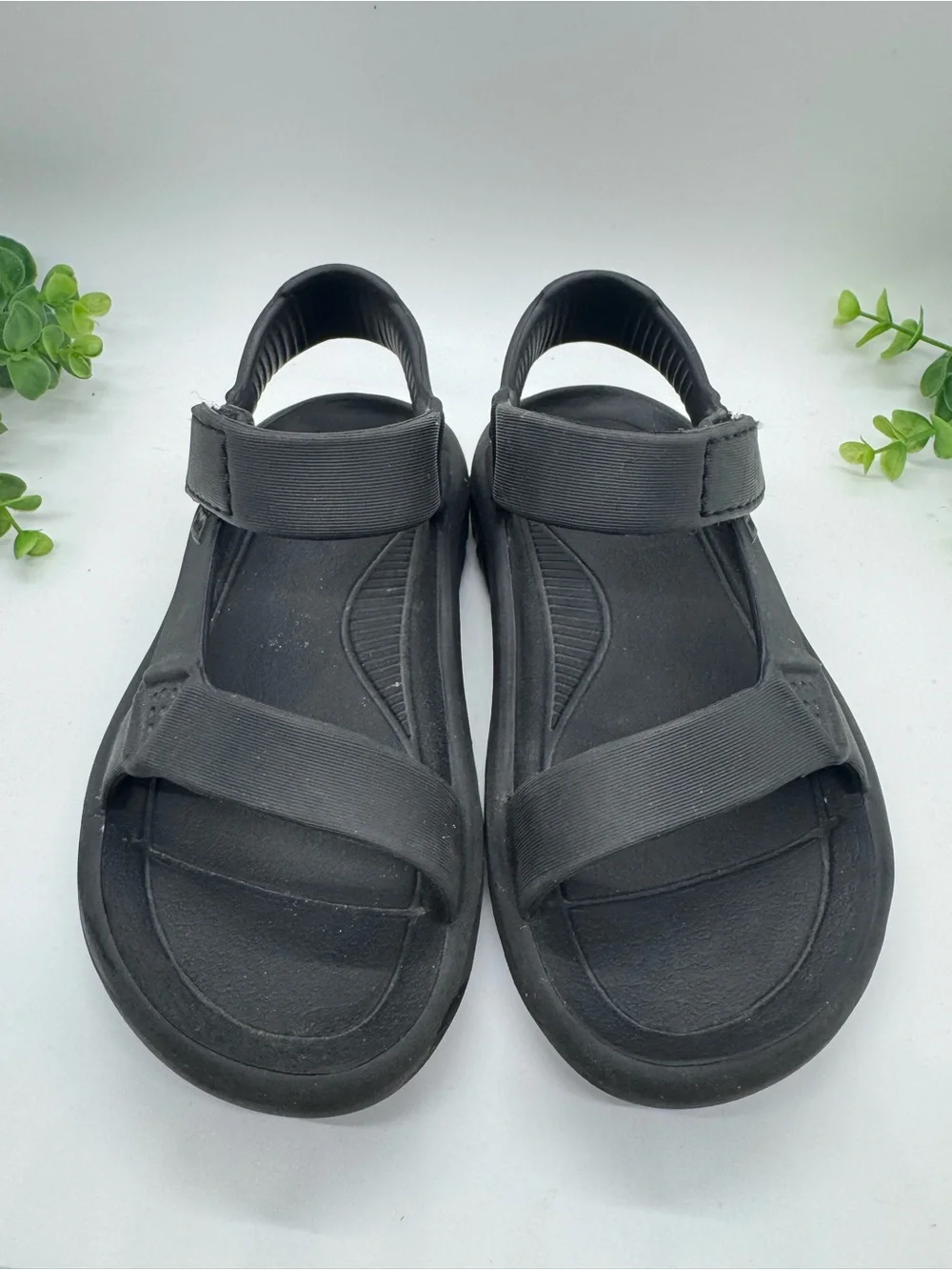 KIDS TEVA HURRICANE DRIFT SANDALS size 11
